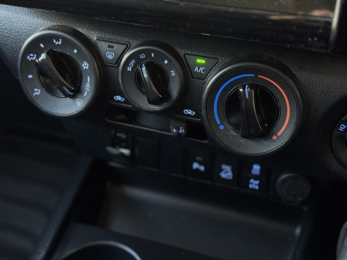 2021 Toyota Hilux SR GUN126R 4X4 Dual Range image 16