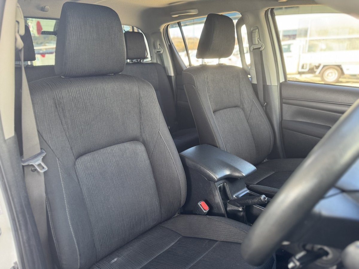 2021 Toyota Hilux SR GUN126R 4X4 Dual Range image 9