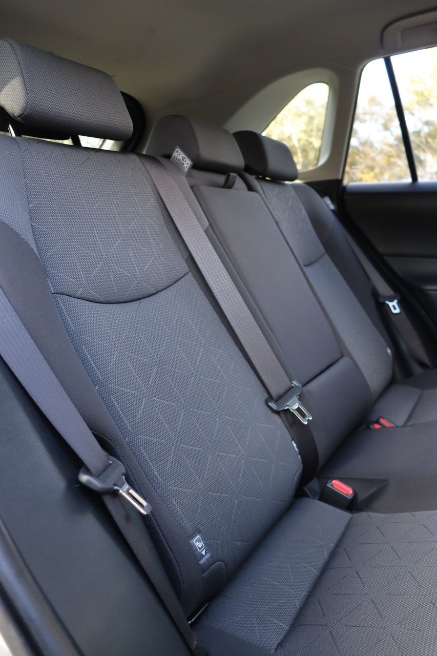 2020 Toyota RAV4 GXL MXAA52R image 18