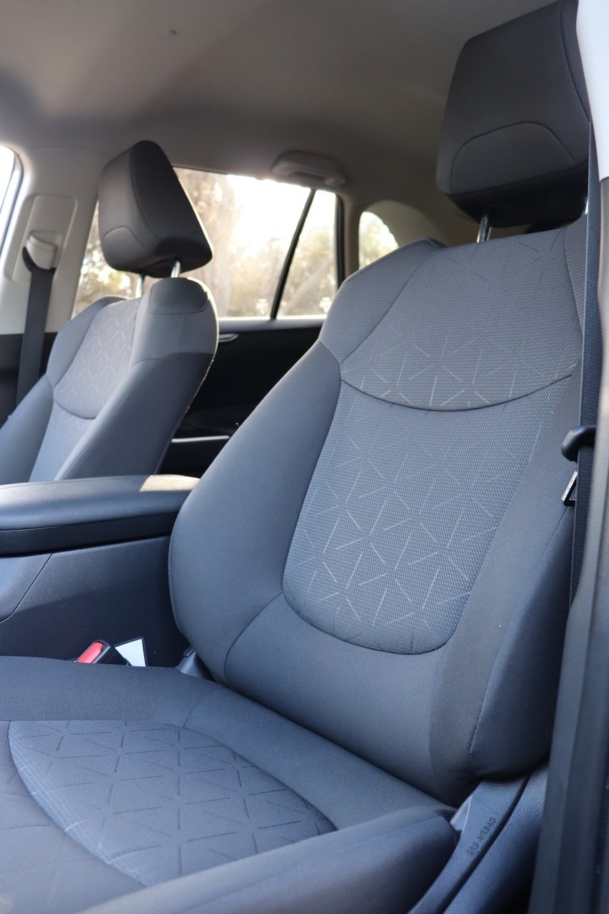 2020 Toyota RAV4 GXL MXAA52R image 23