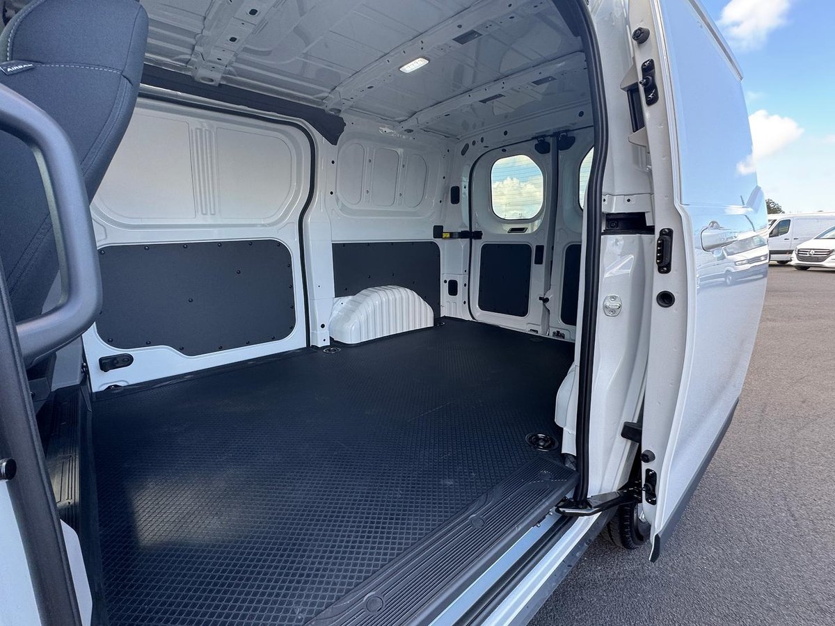 2026 LDV Deliver 7 image 14