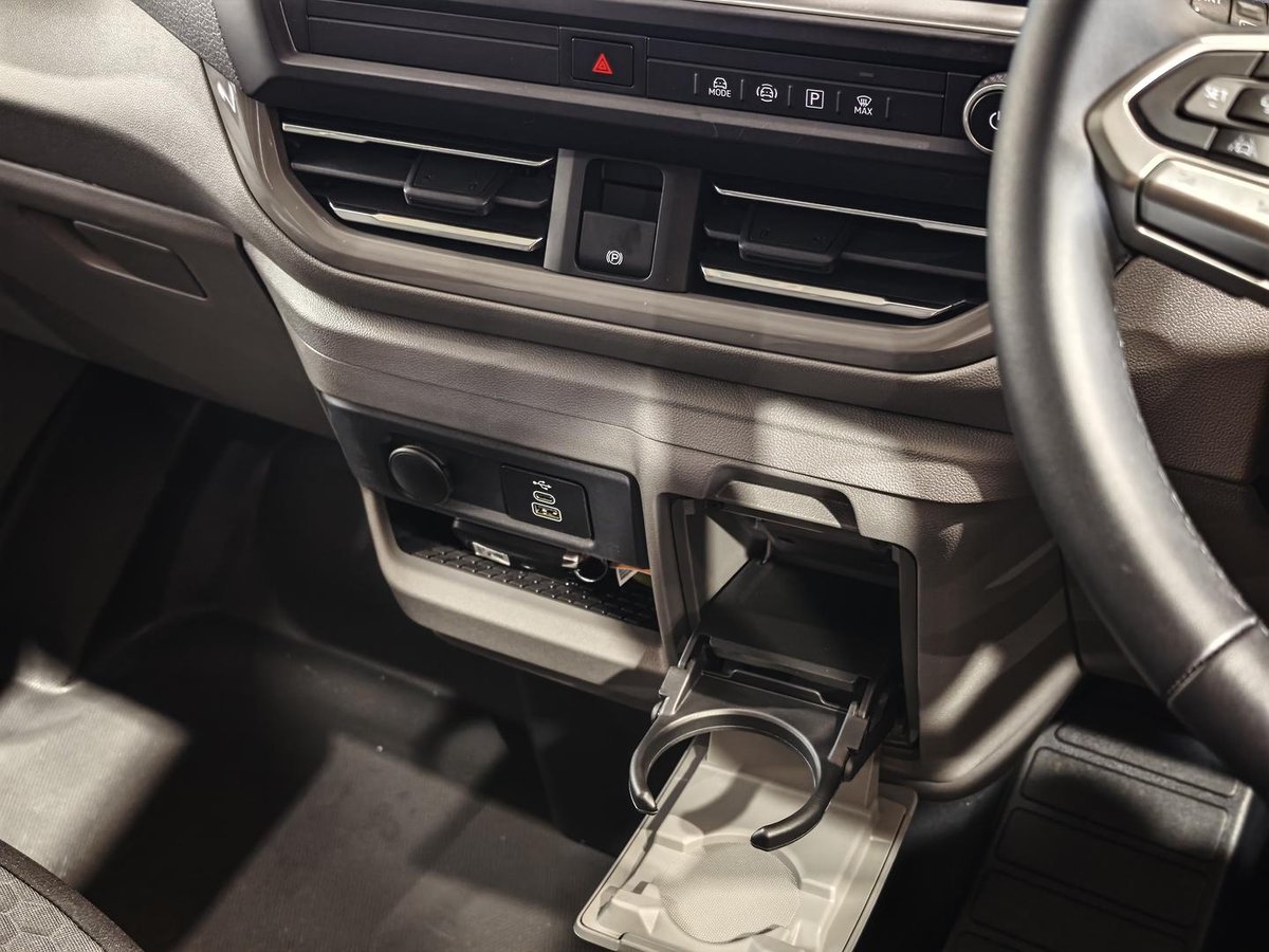 2025 Volkswagen Transporter TDI390 Lite NSN MY25 image 14