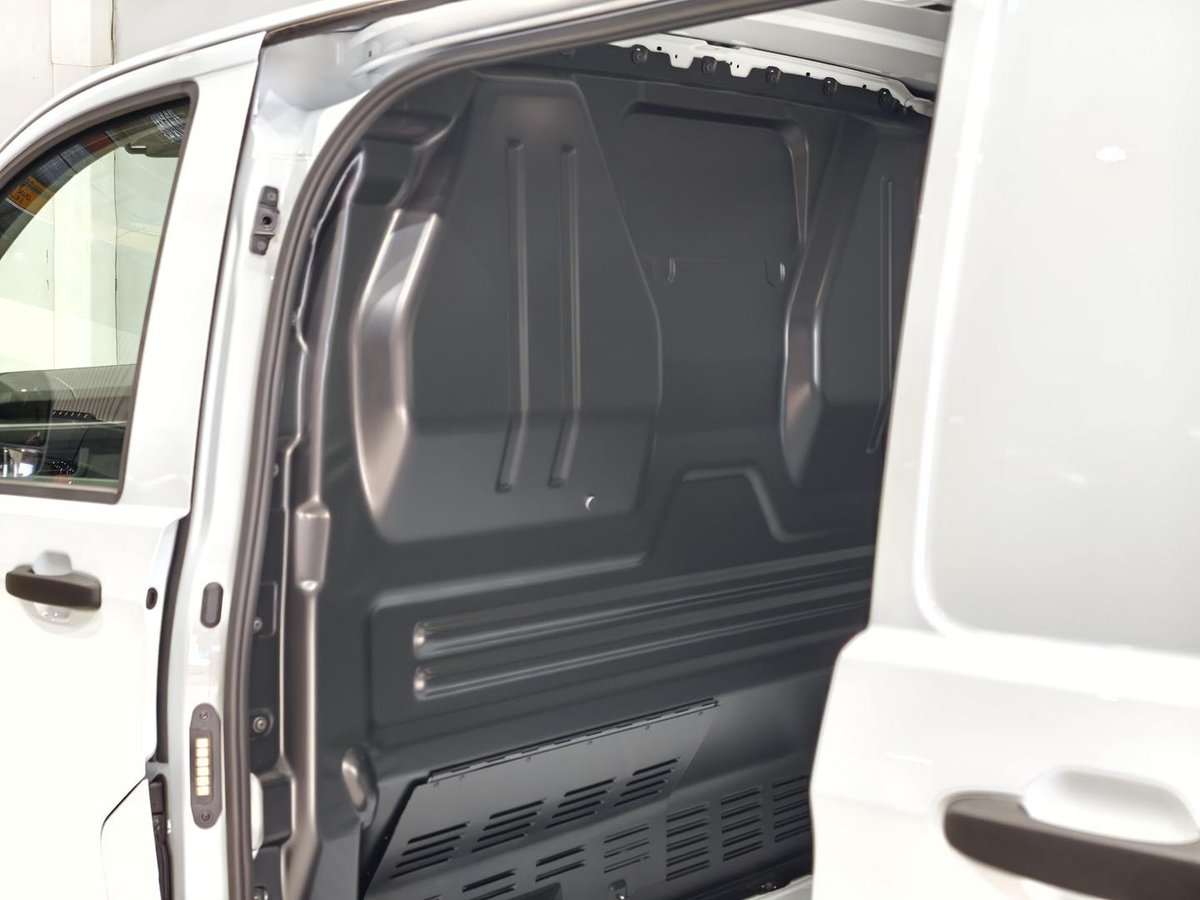 2025 Volkswagen Transporter TDI390 Lite NSN MY25 image 15
