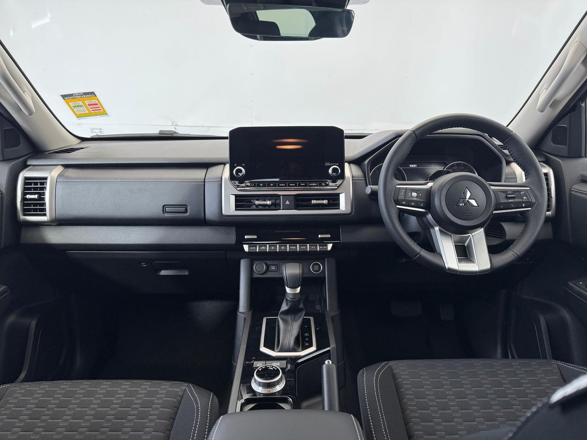 2025 Mitsubishi Triton GLS MV MY25 4X4 Dual Range image 27