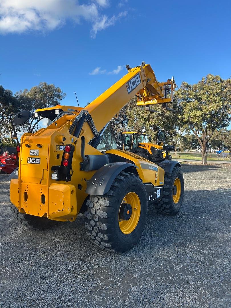 2023 JCB 560-80 Agri Pro image 7