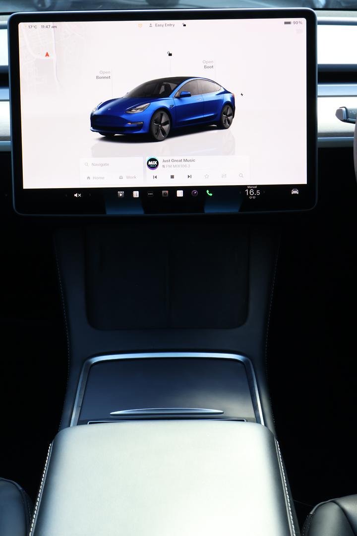2022 Tesla Model 3 Rear-Wheel Drive image 19