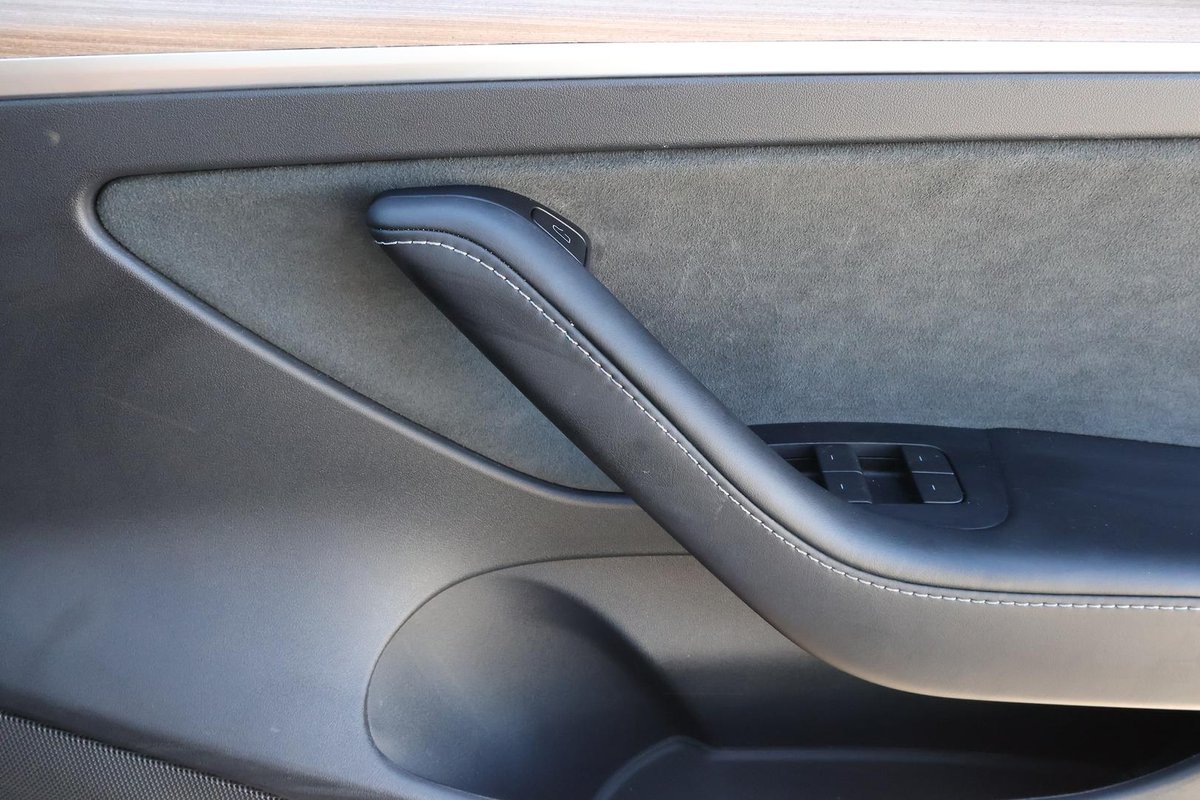 2022 Tesla Model 3 Rear-Wheel Drive image 21