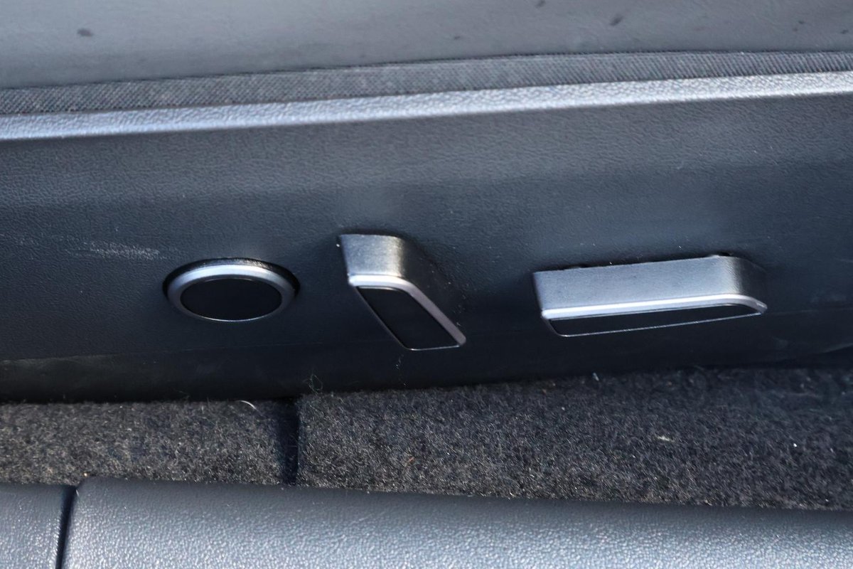 2022 Tesla Model 3 Rear-Wheel Drive image 22