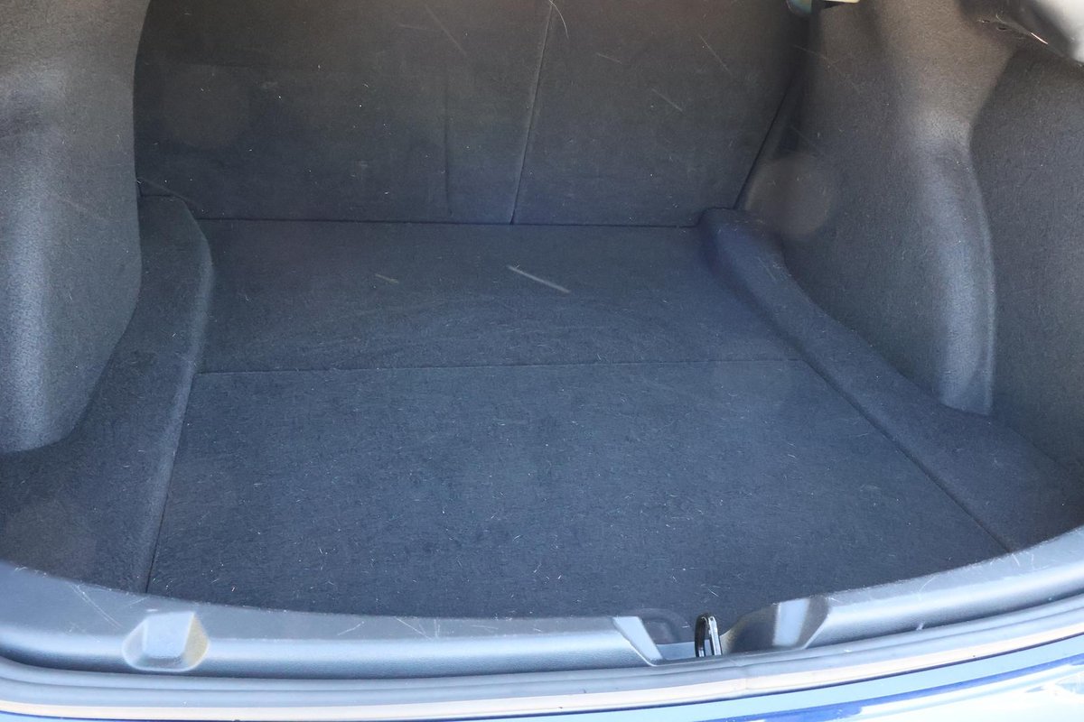 2022 Tesla Model 3 Rear-Wheel Drive image 28