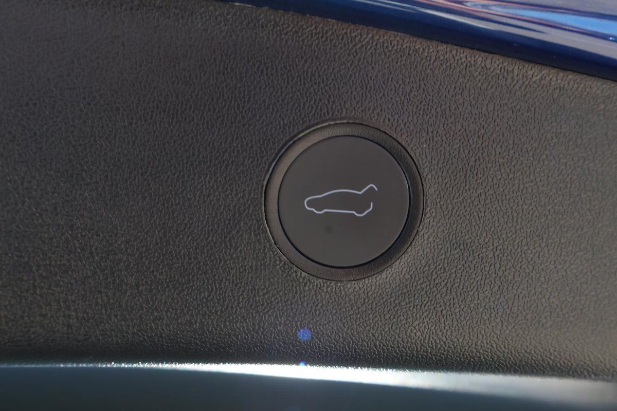 2022 Tesla Model 3 Rear-Wheel Drive image 29