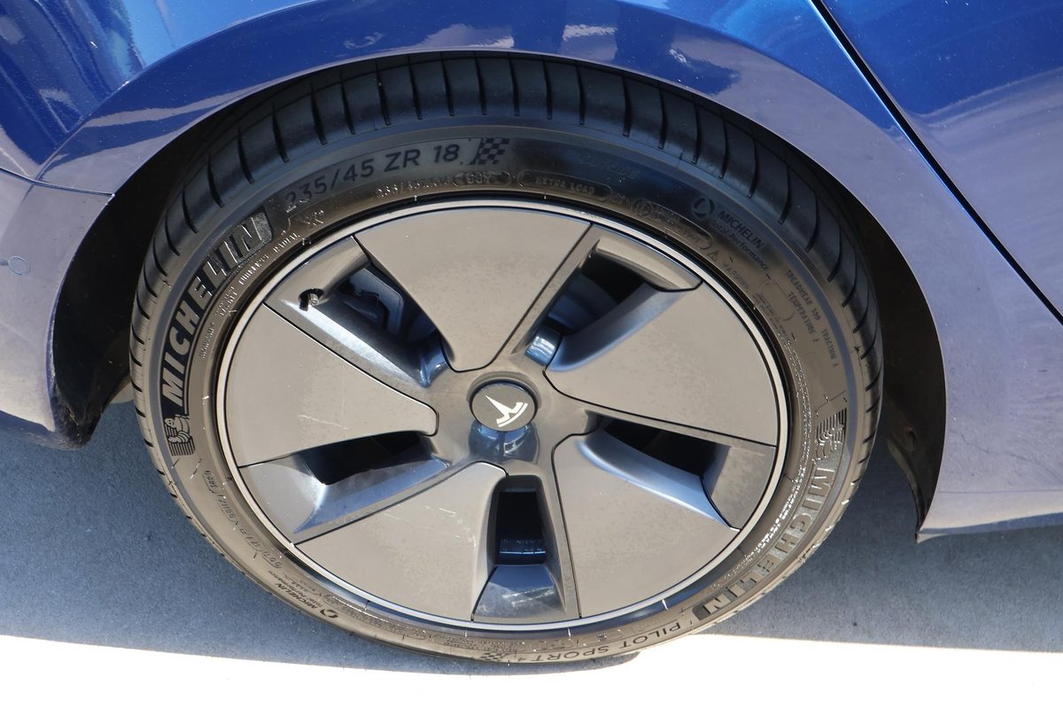 2022 Tesla Model 3 Rear-Wheel Drive image 30