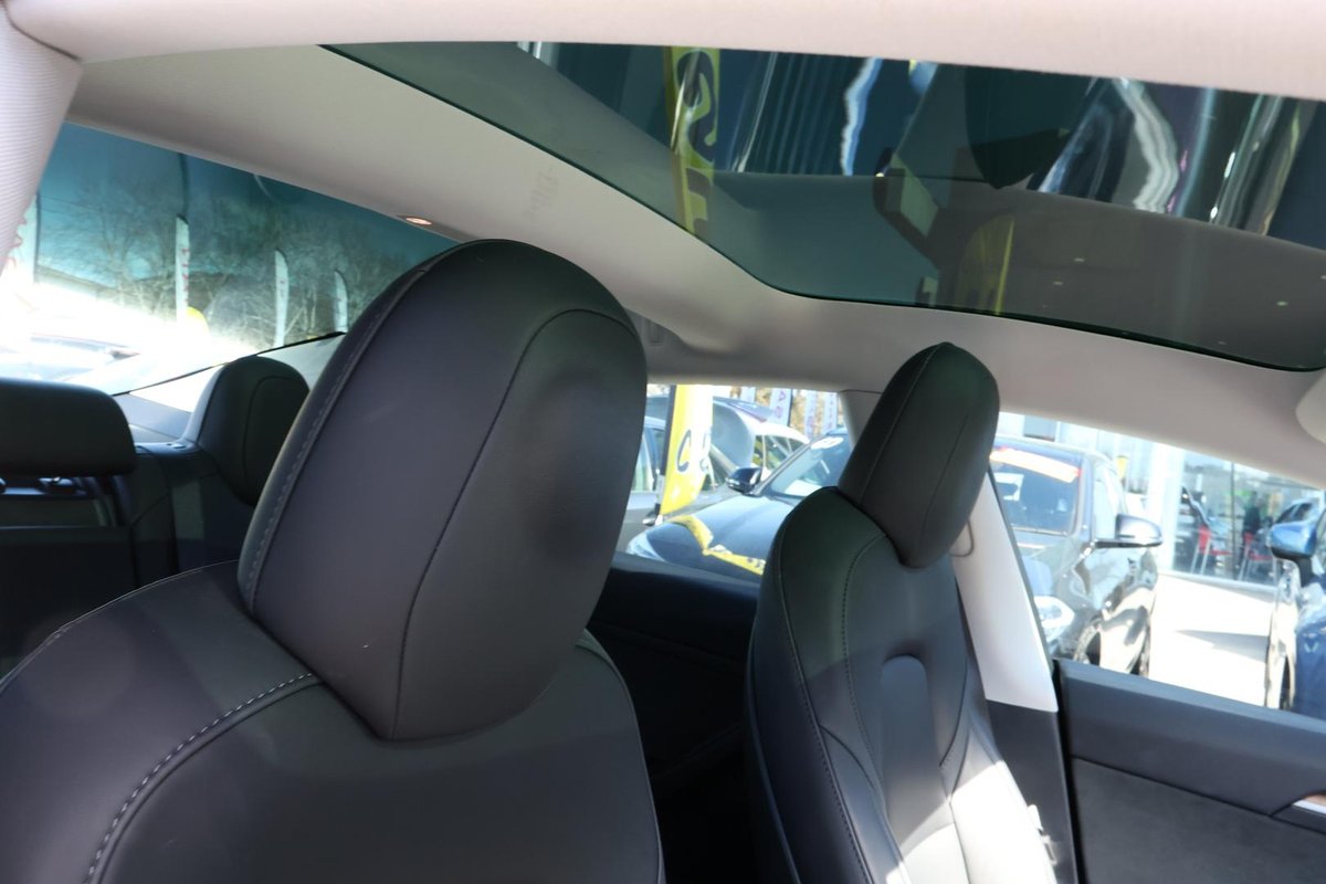 2022 Tesla Model 3 Rear-Wheel Drive image 8