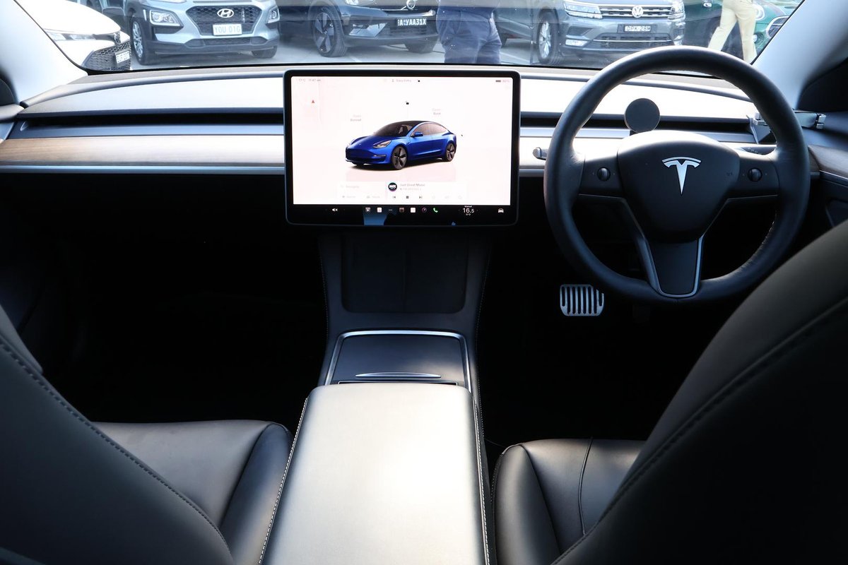2022 Tesla Model 3 Rear-Wheel Drive image 9