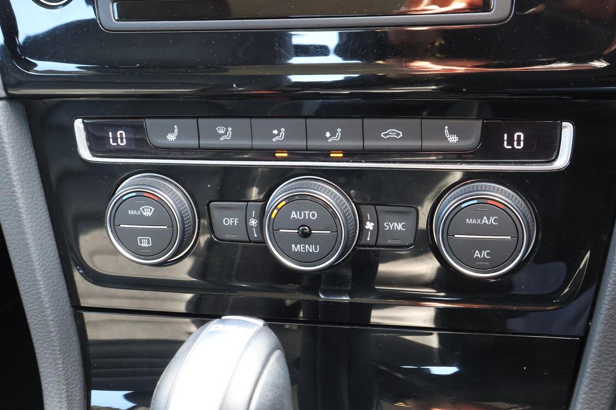2016 Volkswagen Golf 110TSI Highline 7 MY17 image 17
