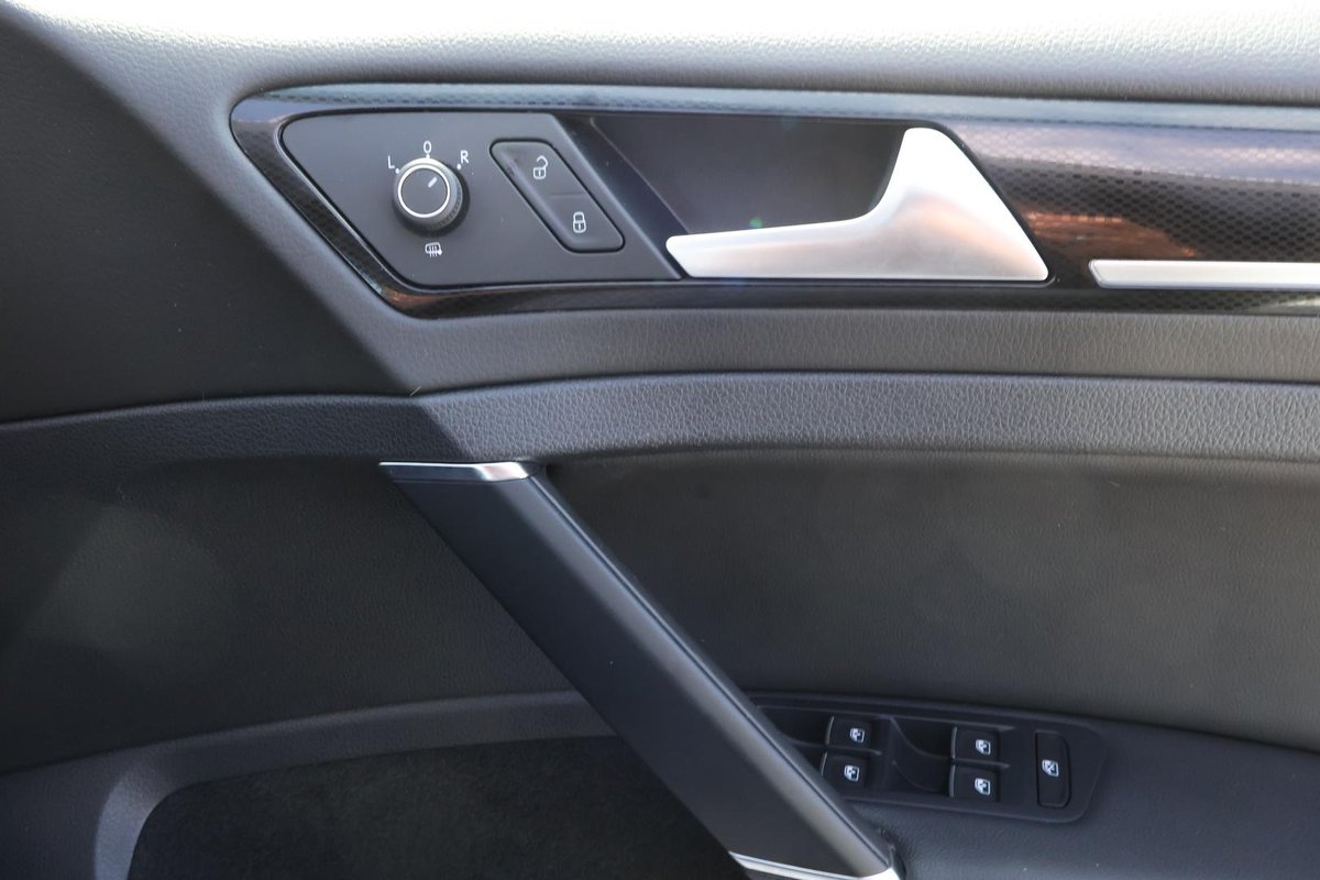 2016 Volkswagen Golf 110TSI Highline 7 MY17 image 20