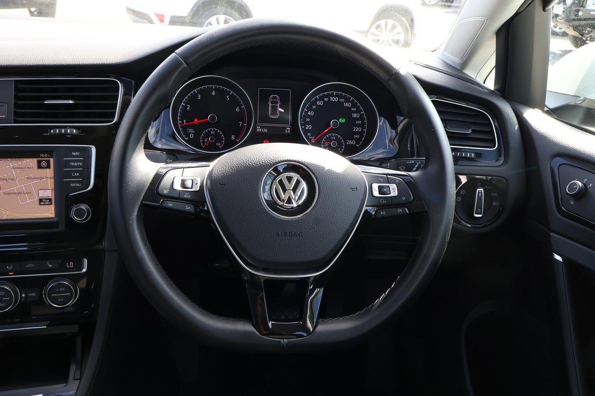 2016 Volkswagen Golf 110TSI Highline 7 MY17 image 9