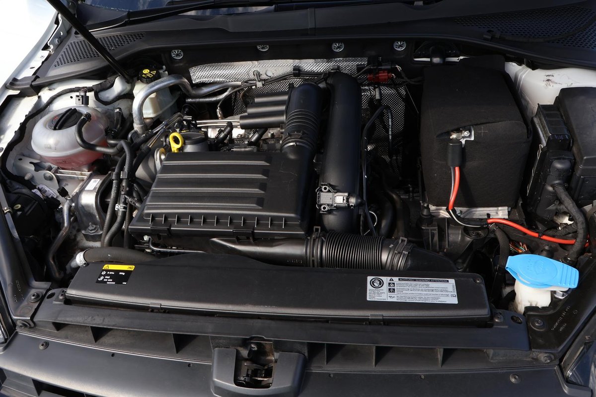 2016 Volkswagen Golf 110TSI Highline 7 MY17 image 25