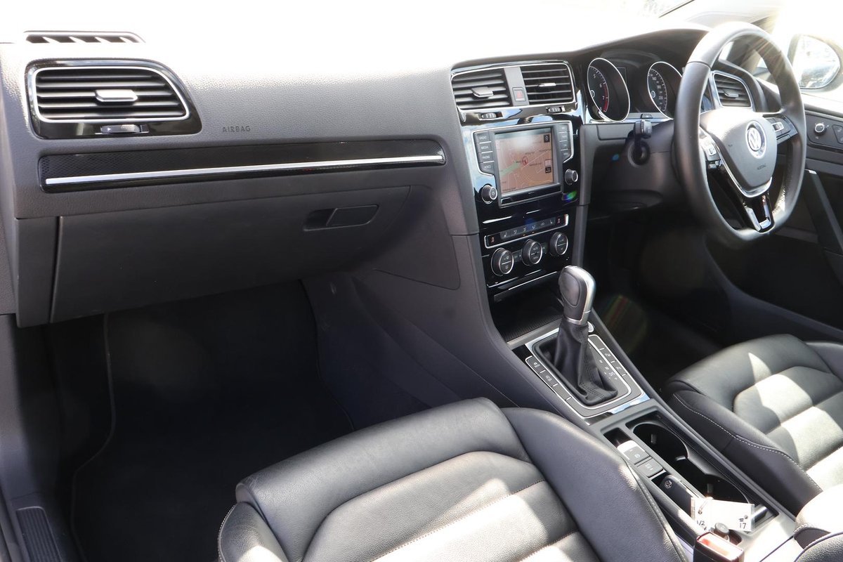2016 Volkswagen Golf 110TSI Highline 7 MY17 image 23