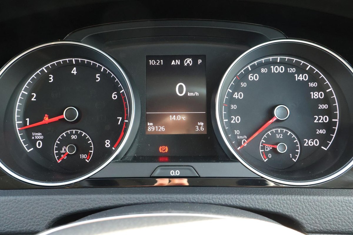 2016 Volkswagen Golf 110TSI Highline 7 MY17 image 12