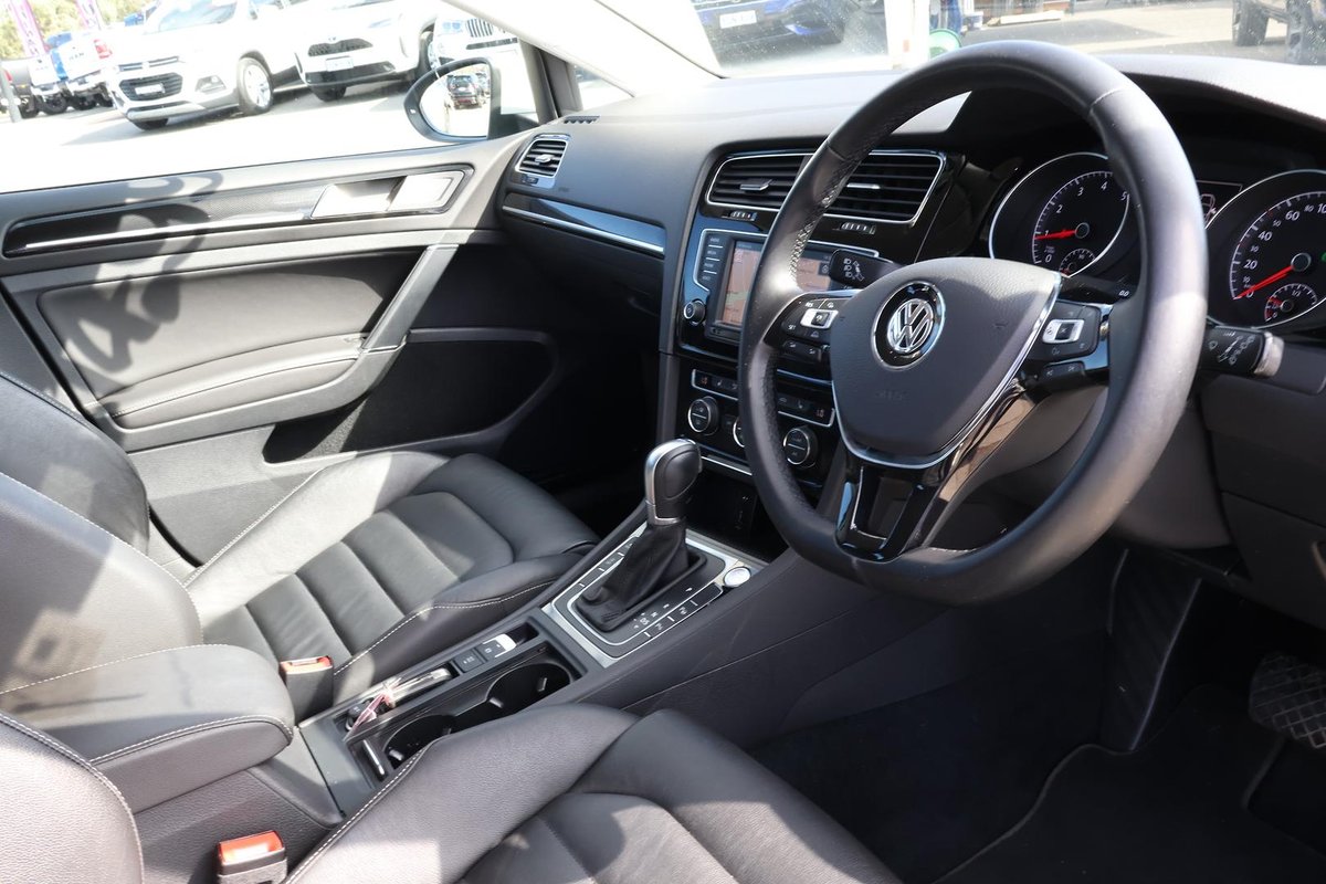 2016 Volkswagen Golf 110TSI Highline 7 MY17 image 7