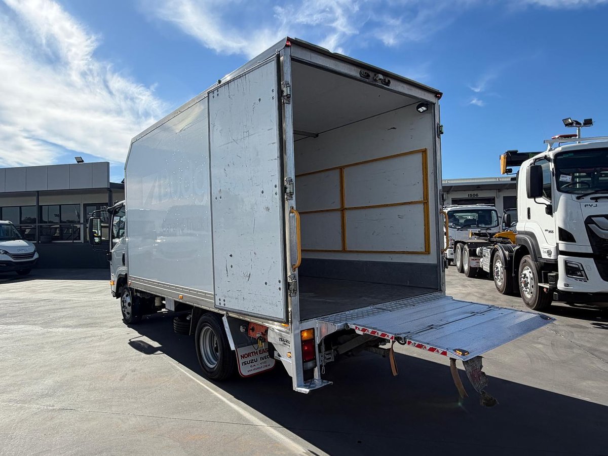 2021 Isuzu N Series NPR 45/55-155 image 10