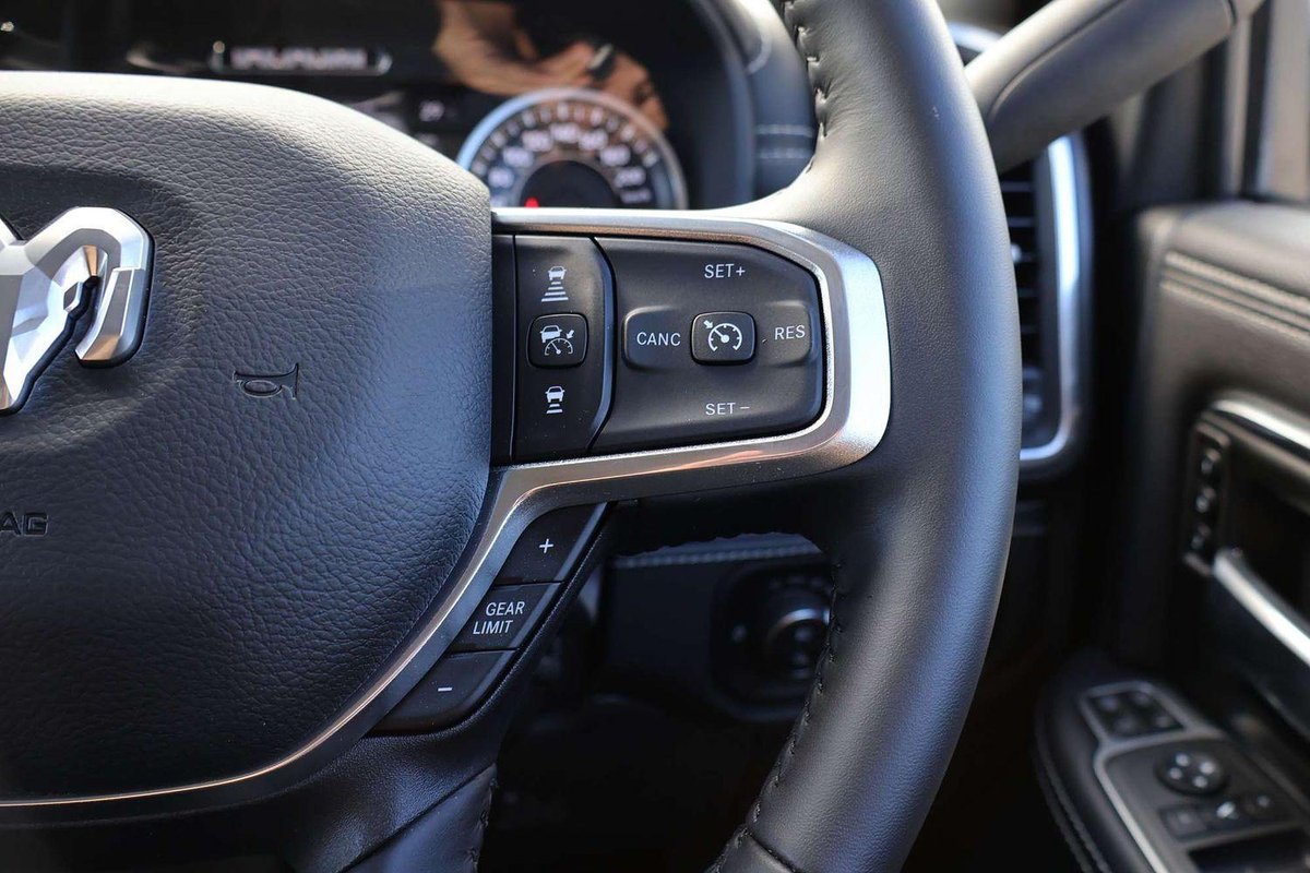 2023 RAM 2500 Laramie DJ MY24 4X4 Dual Range image 18