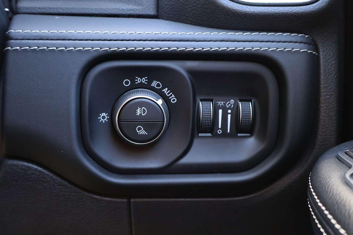 2023 RAM 2500 Laramie DJ MY24 4X4 Dual Range image 19