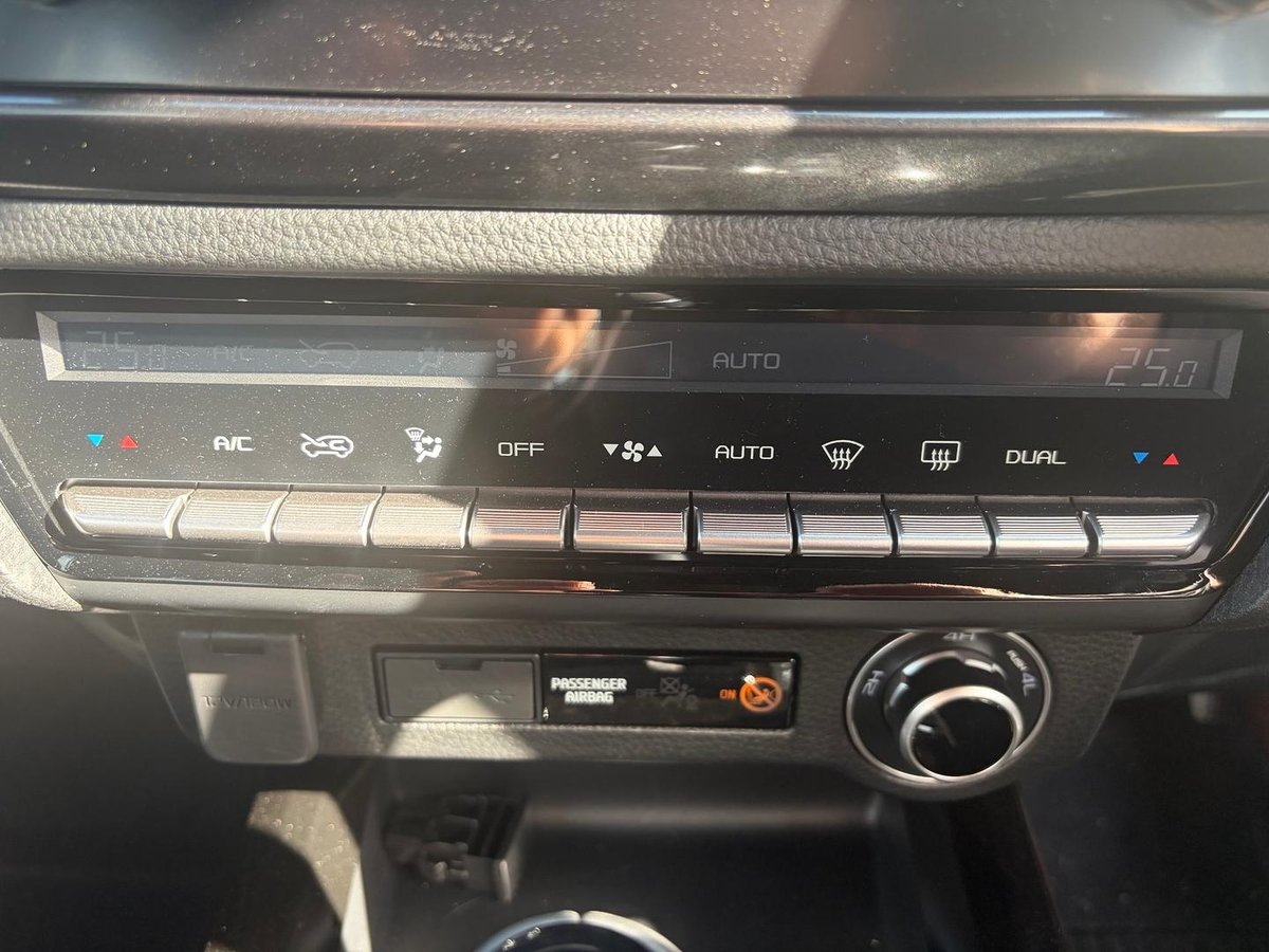 2026 Isuzu D-MAX BLADE MY25.5 4X4 Dual Range image 12