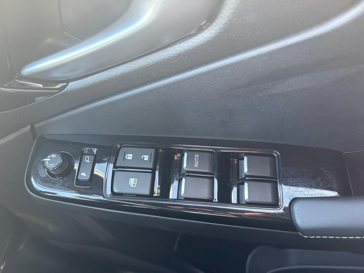 2026 Isuzu D-MAX BLADE MY25.5 4X4 Dual Range image 19