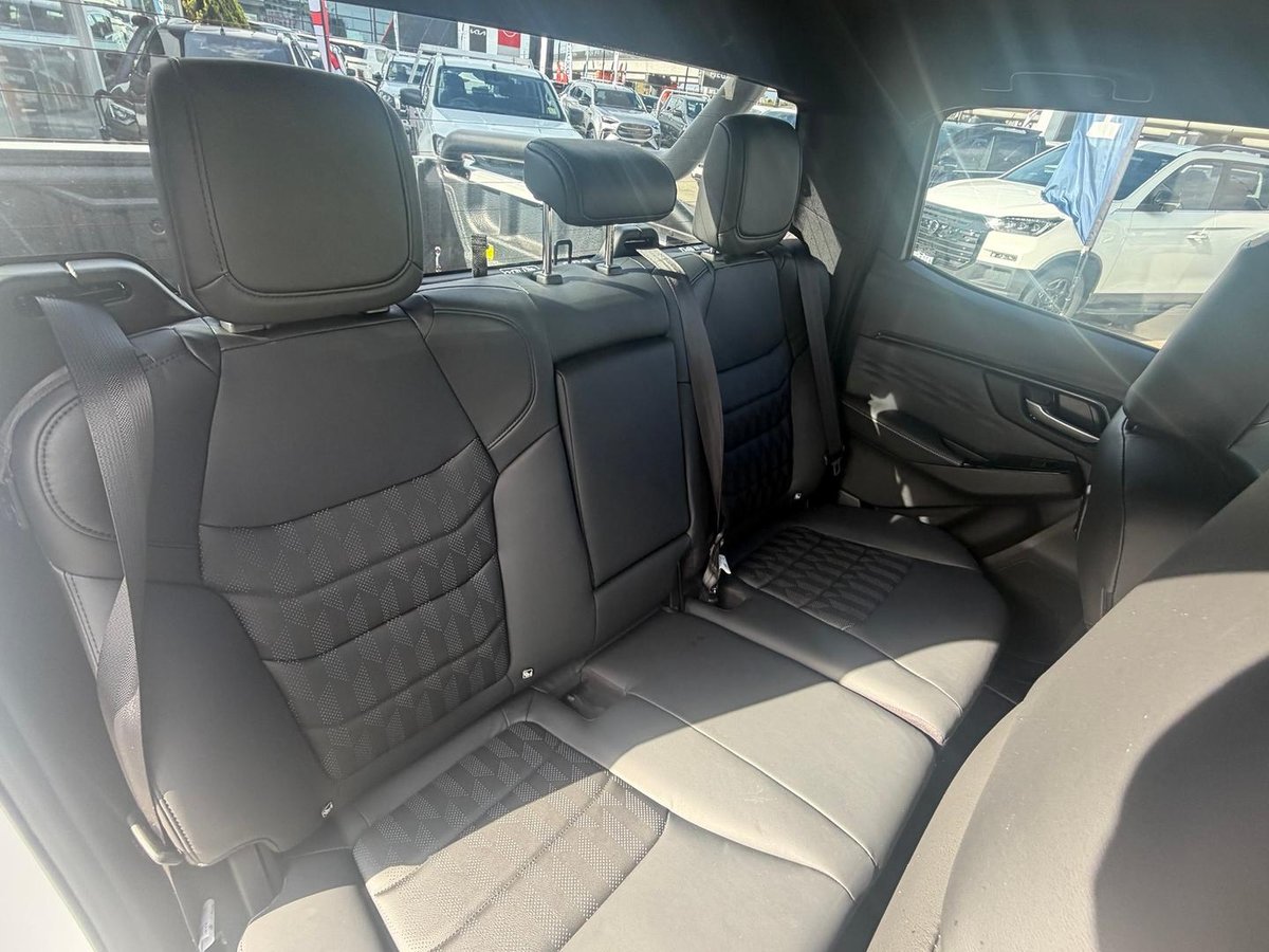 2026 Isuzu D-MAX BLADE MY25.5 4X4 Dual Range image 20