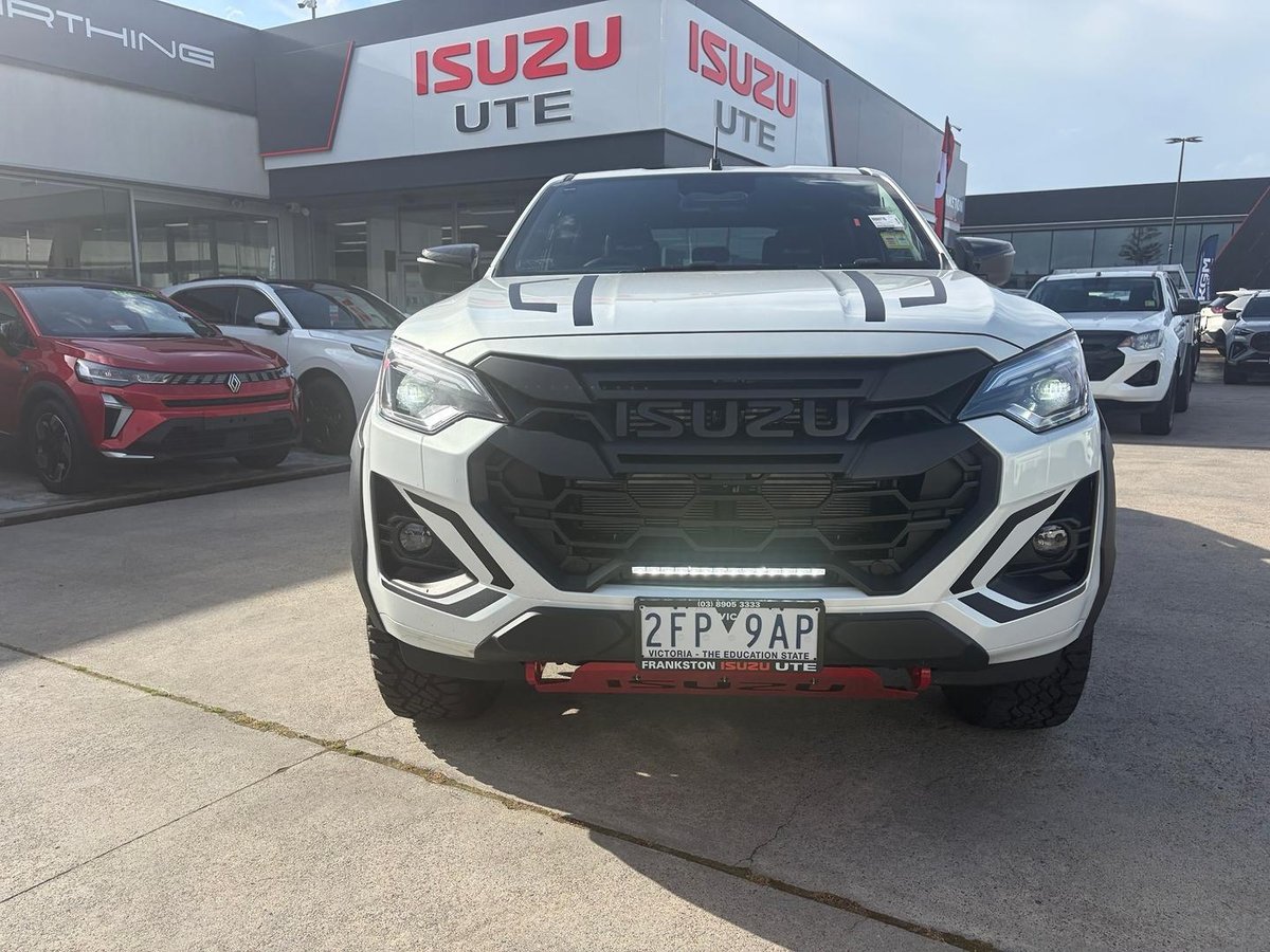 2026 Isuzu D-MAX BLADE MY25.5 4X4 Dual Range image 3