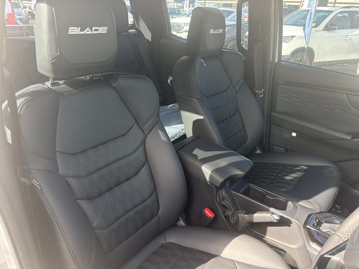 2026 Isuzu D-MAX BLADE MY25.5 4X4 Dual Range image 21