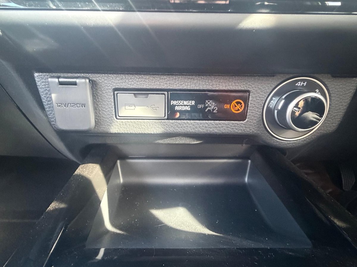 2026 Isuzu D-MAX BLADE MY25.5 4X4 Dual Range image 26