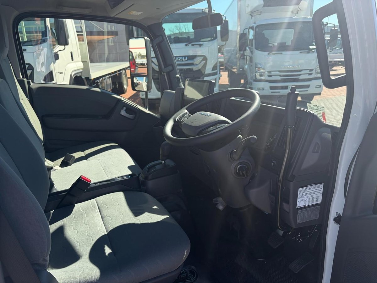 2026 Isuzu Nkr 62/45-150 Dt D25 image 9