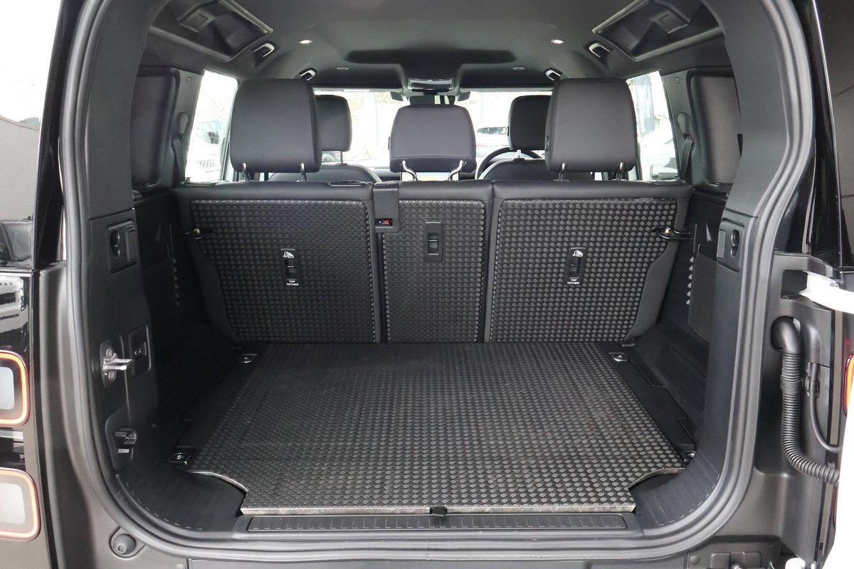 2026 Land Rover Defender 110 D350 X-Dynamic SE L663 MY26 AWD image 25