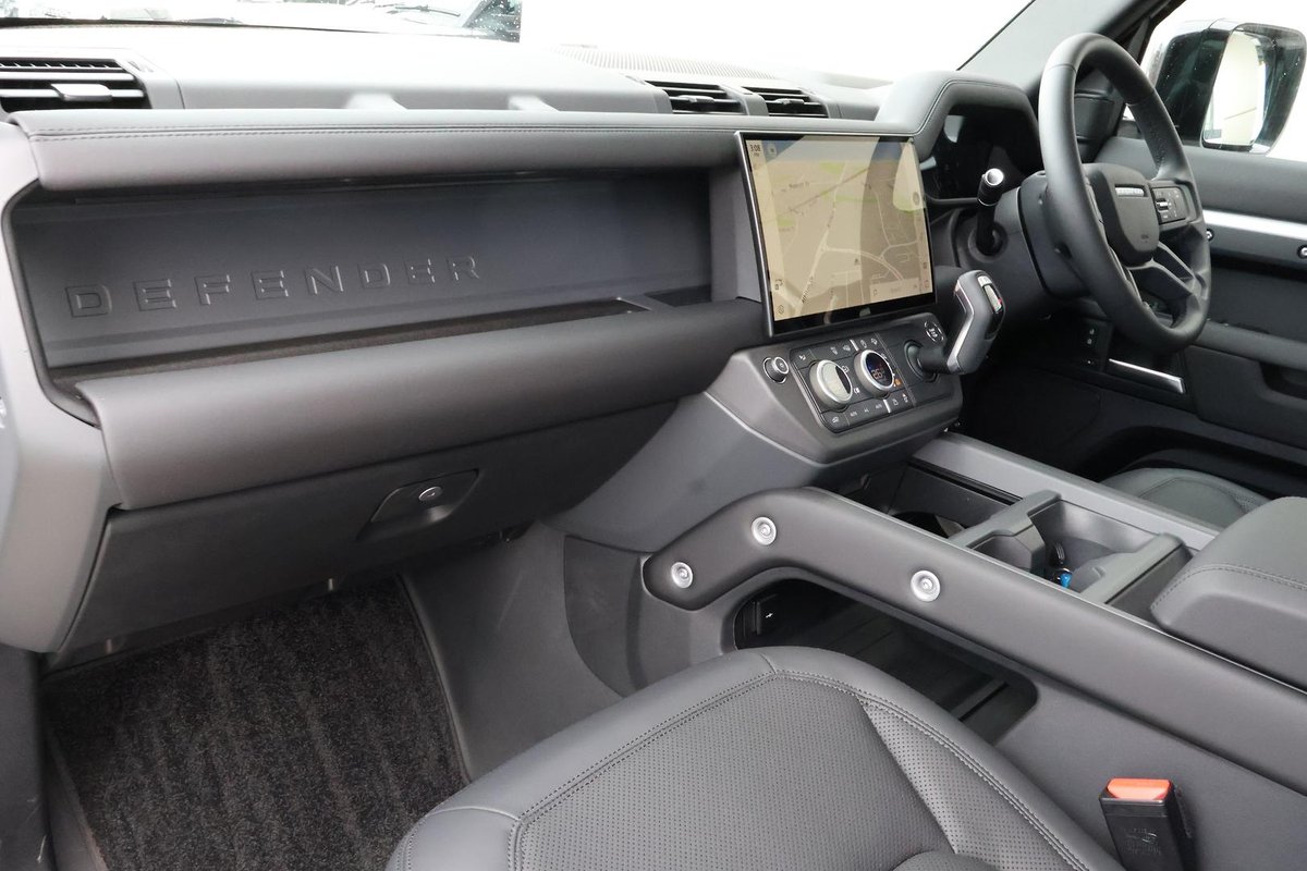 2026 Land Rover Defender 110 D350 X-Dynamic SE L663 MY26 AWD image 23