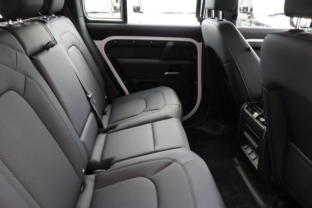 2026 Land Rover Defender 110 D350 X-Dynamic SE L663 MY26 AWD image 21