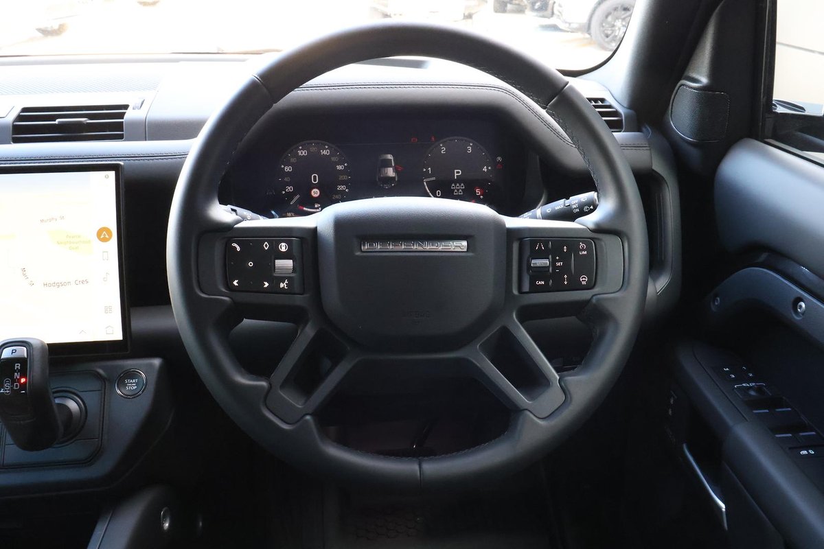 2025 Land Rover Defender 110 D350 X-Dynamic HSE L663 MY26 AWD image 10