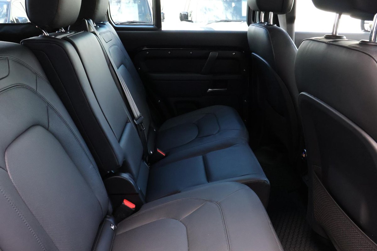 2025 Land Rover Defender 110 D350 X-Dynamic HSE L663 MY26 AWD image 23