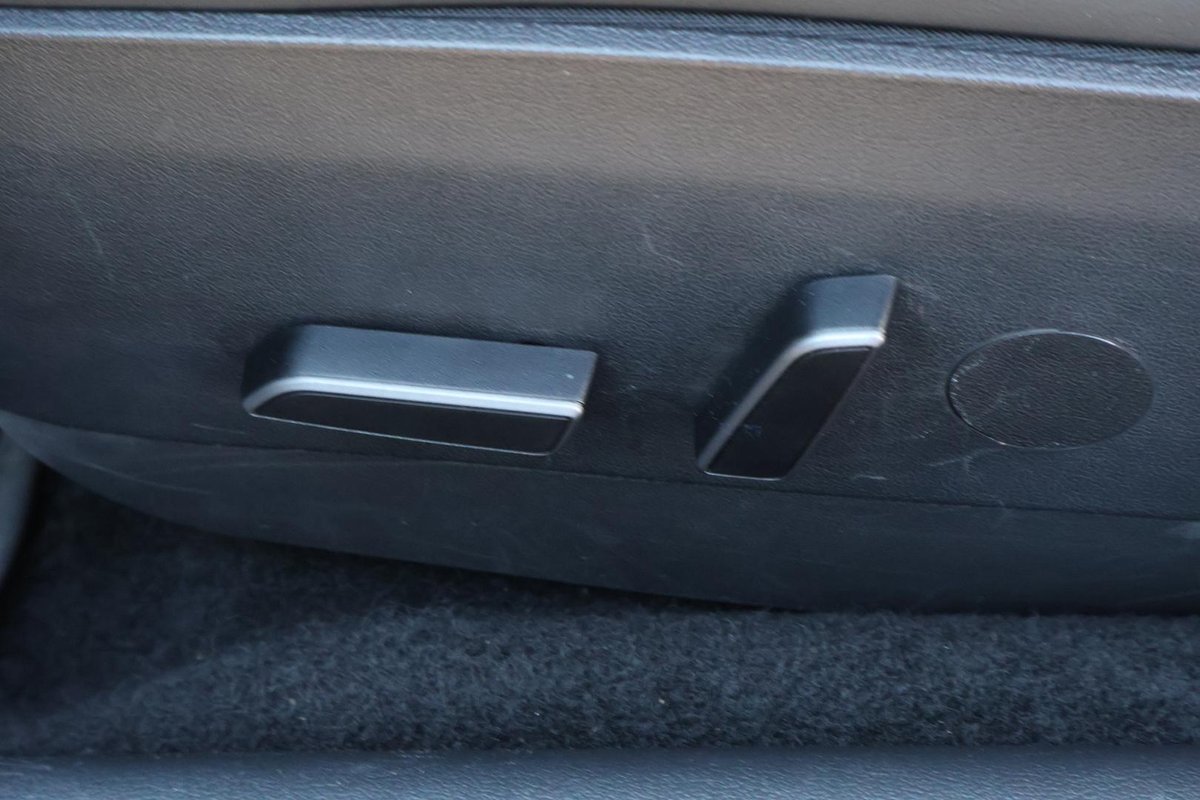 2022 Tesla Model 3 Rear-Wheel Drive image 27