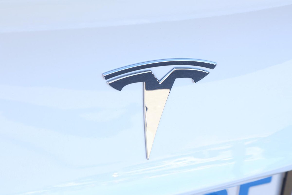 2022 Tesla Model 3 Rear-Wheel Drive image 33
