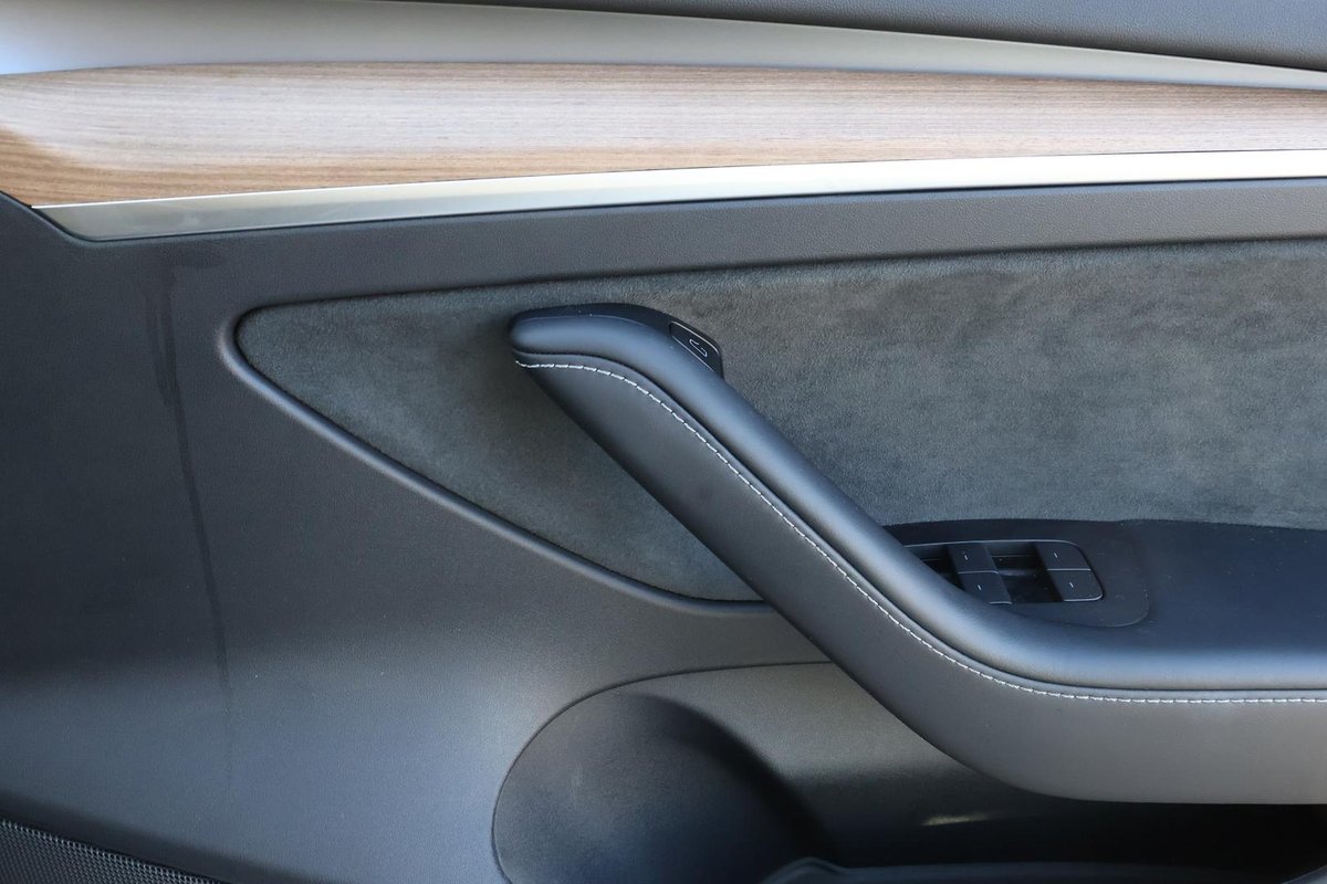 2022 Tesla Model 3 Rear-Wheel Drive image 21