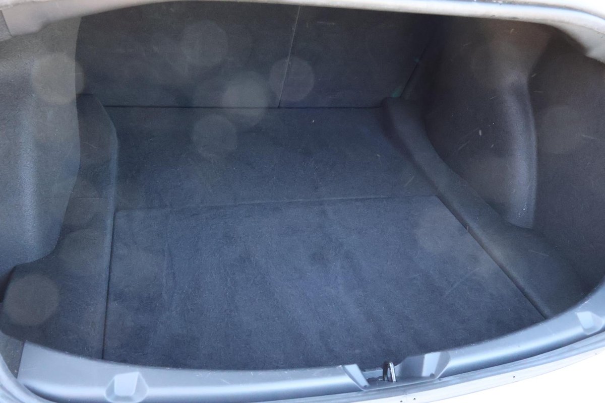 2022 Tesla Model 3 Rear-Wheel Drive image 28