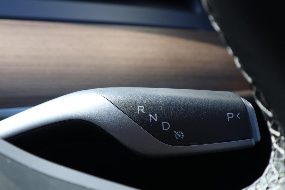 2022 Tesla Model 3 Rear-Wheel Drive image 18