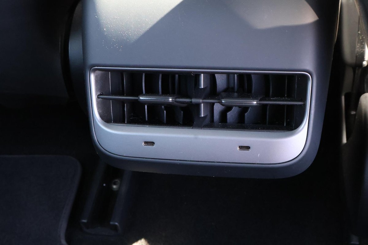 2023 Tesla Model 3 Rear-Wheel Drive image 24