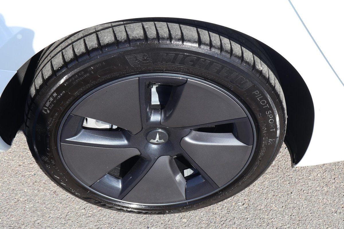 2023 Tesla Model 3 Rear-Wheel Drive image 30