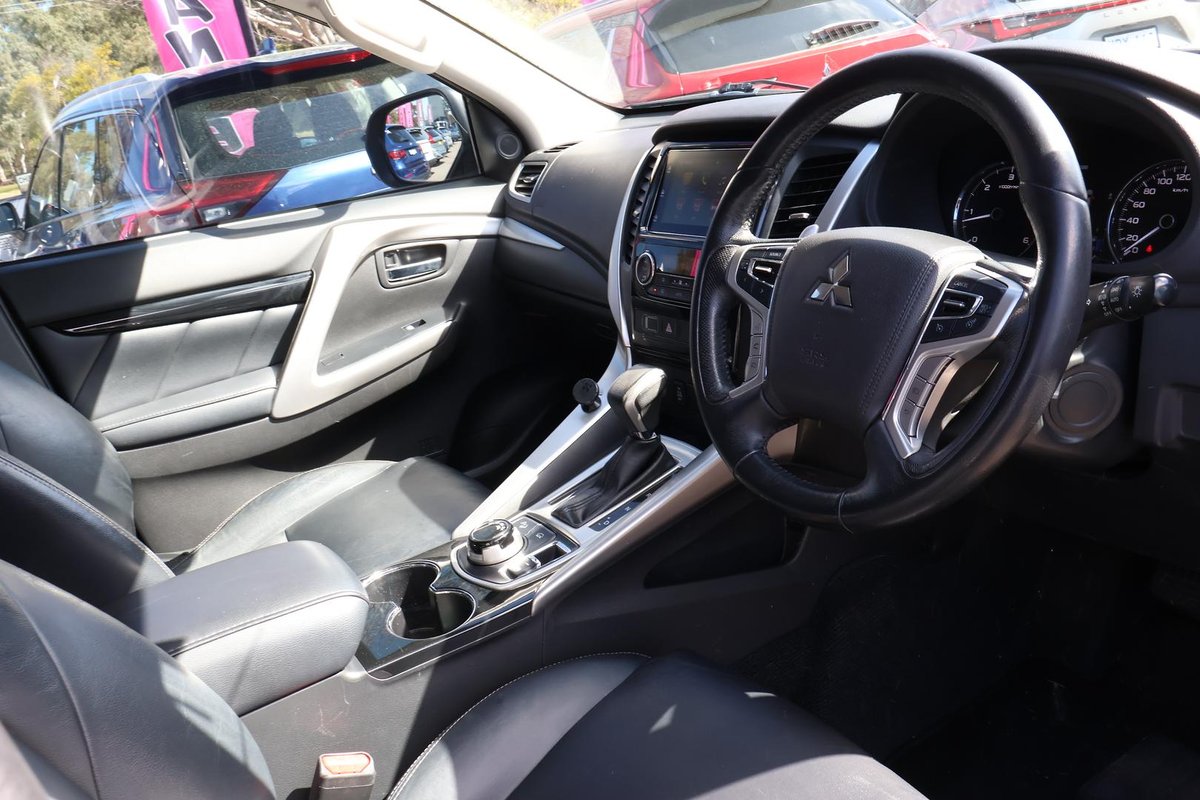 2016 Mitsubishi Pajero Sport GLS QE MY17 4X4 Dual Range image 7