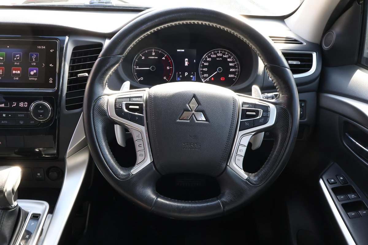2016 Mitsubishi Pajero Sport GLS QE MY17 4X4 Dual Range image 9