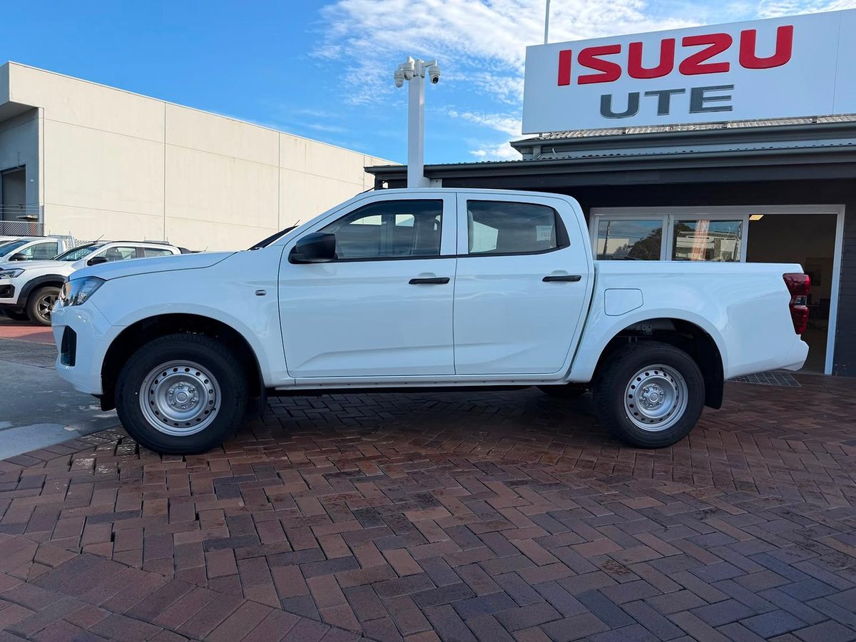 2026 Isuzu D-MAX SX High Ride MY25.5 4x2 image 9