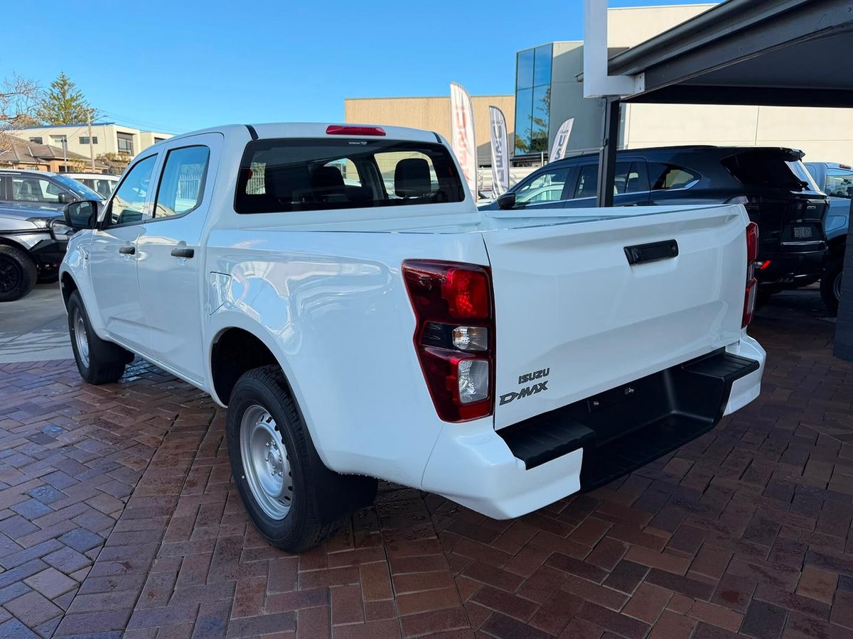 2026 Isuzu D-MAX SX High Ride MY25.5 4x2 image 8